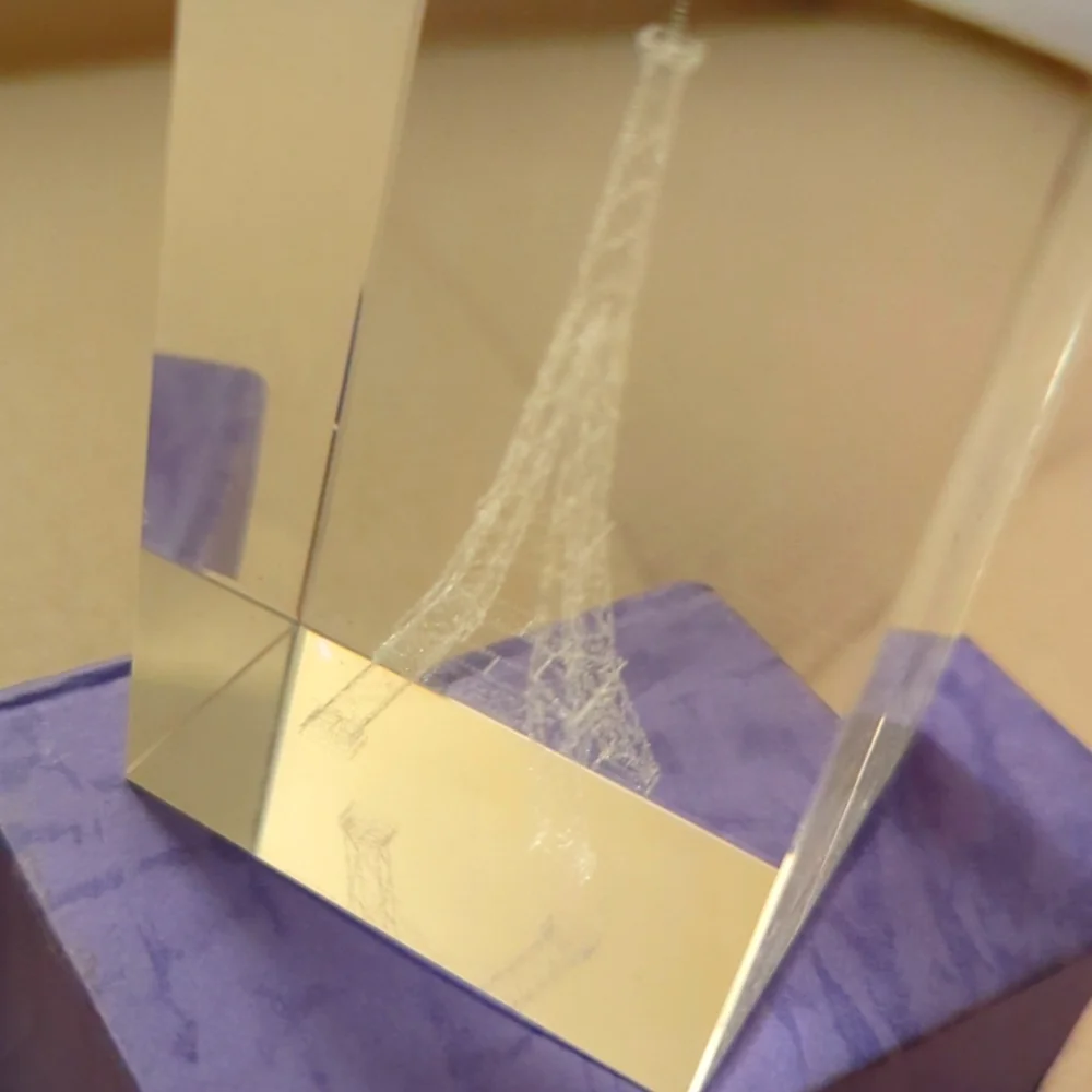 Eiffel tower paper weight